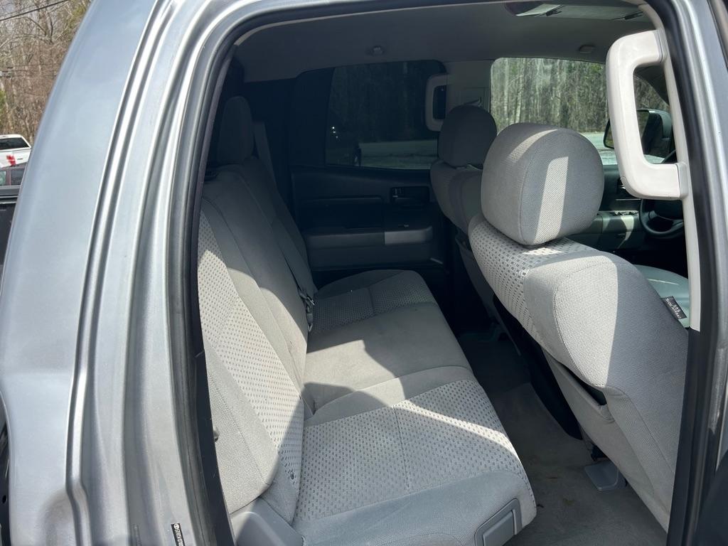 Toyota Tundra 2WD Double 145.7" 4.7L V8 SR5 (Natl 2007