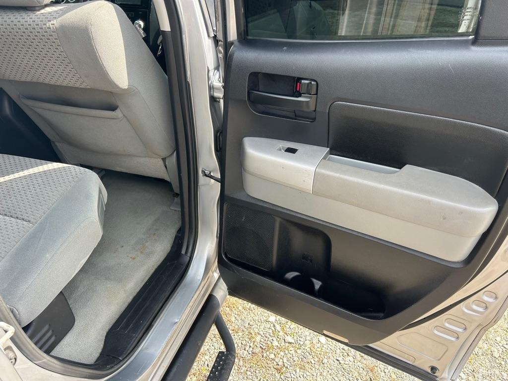 Toyota Tundra 2WD Double 145.7" 4.7L V8 SR5 (Natl 2007