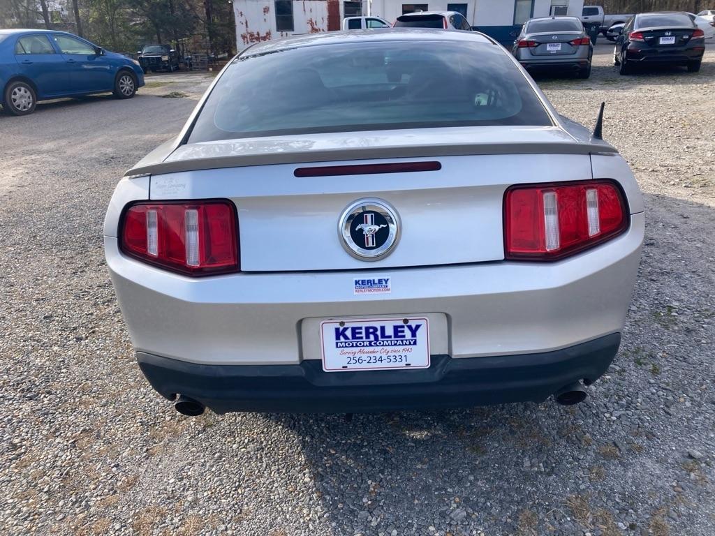 Ford Mustang 2dr Cpe V6 2011