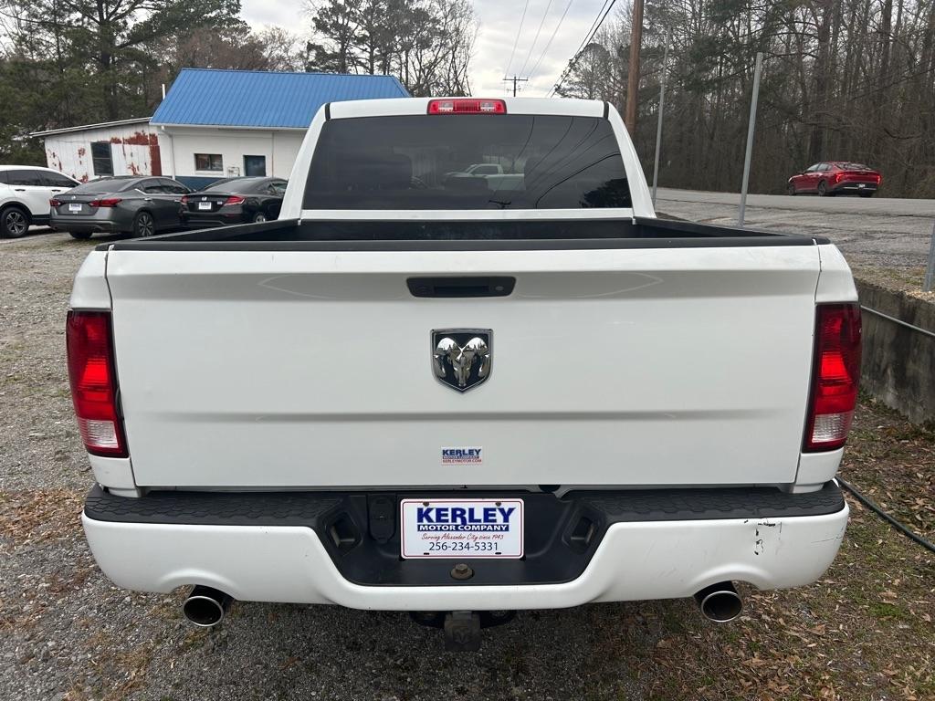 RAM 1500 2WD Crew Cab 140.5" Express 2016