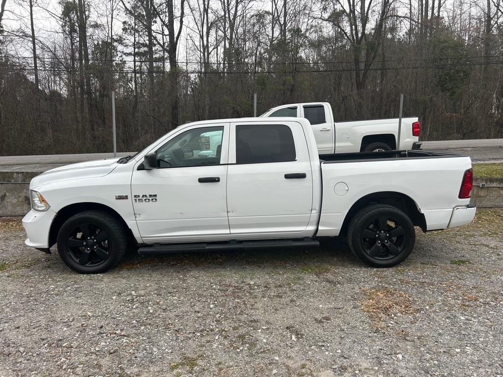 RAM 1500 2WD Crew Cab 140.5" Express 2016