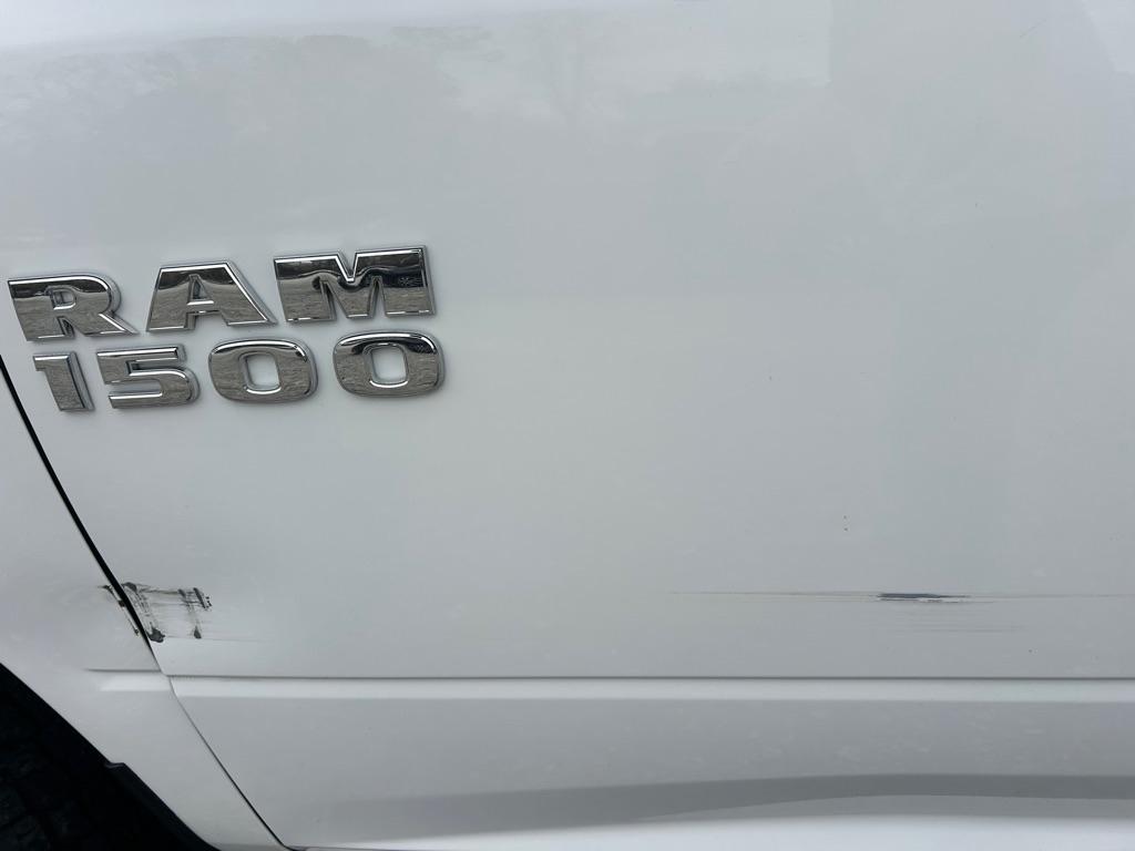 RAM 1500 2WD Crew Cab 140.5" Express 2016