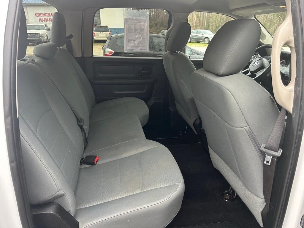 RAM 1500 2WD Crew Cab 140.5" Express 2016