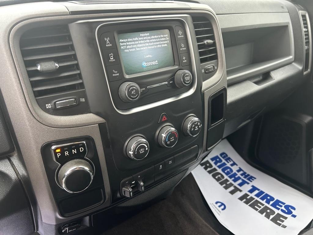 RAM 1500 2WD Crew Cab 140.5" Express 2016