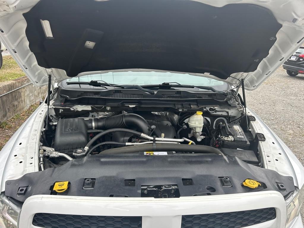 RAM 1500 2WD Crew Cab 140.5" Express 2016