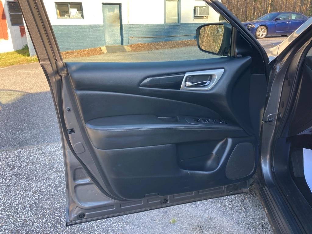 Nissan Pathfinder FWD SV 2019