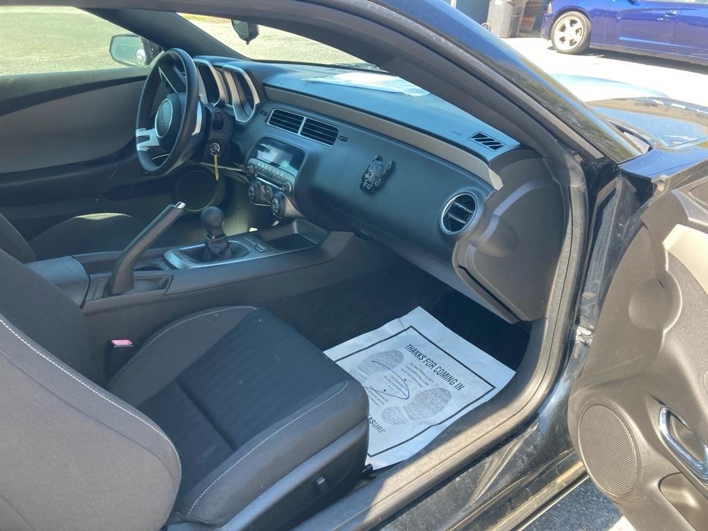 Chevrolet Camaro 2dr Cpe 1LS 2011