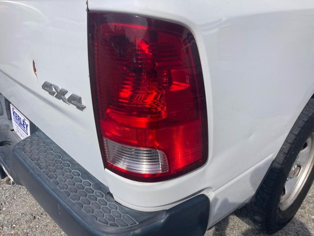 RAM 1500 4WD Quad Cab 140.5" Tradesman 2014