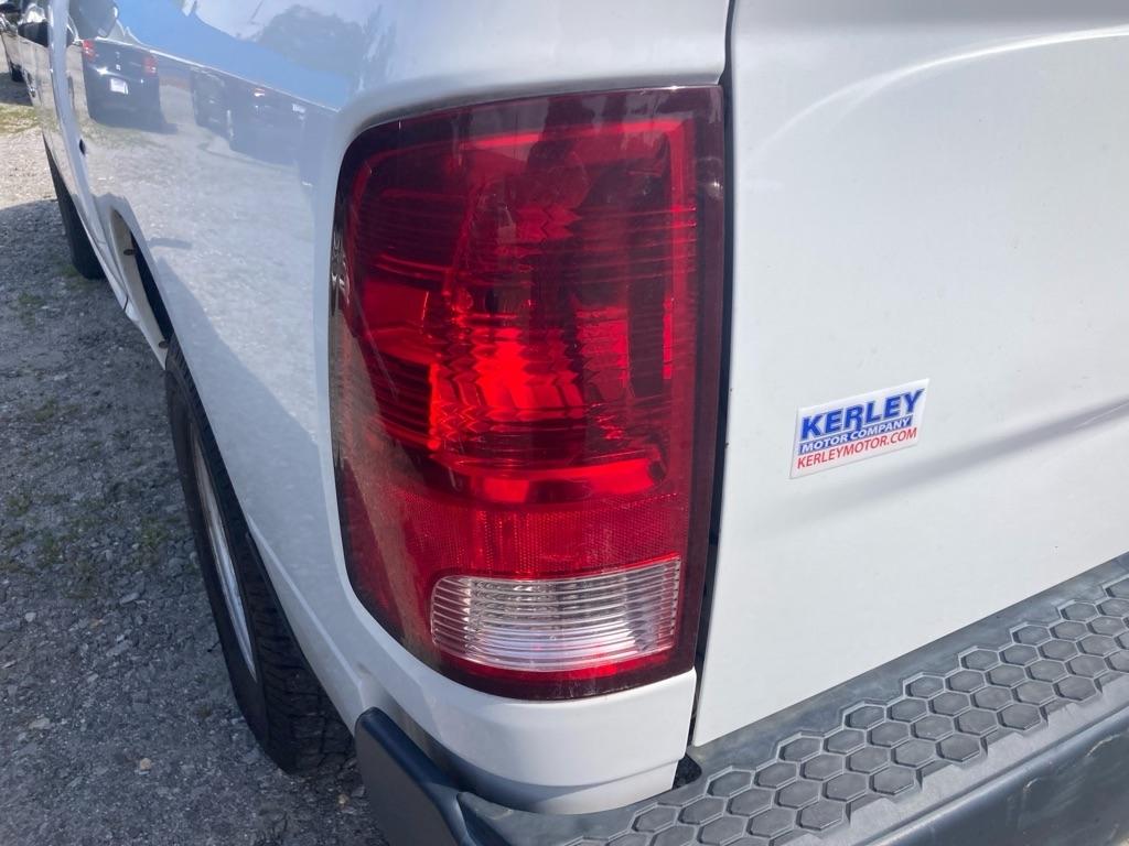 RAM 1500 4WD Quad Cab 140.5" Tradesman 2014