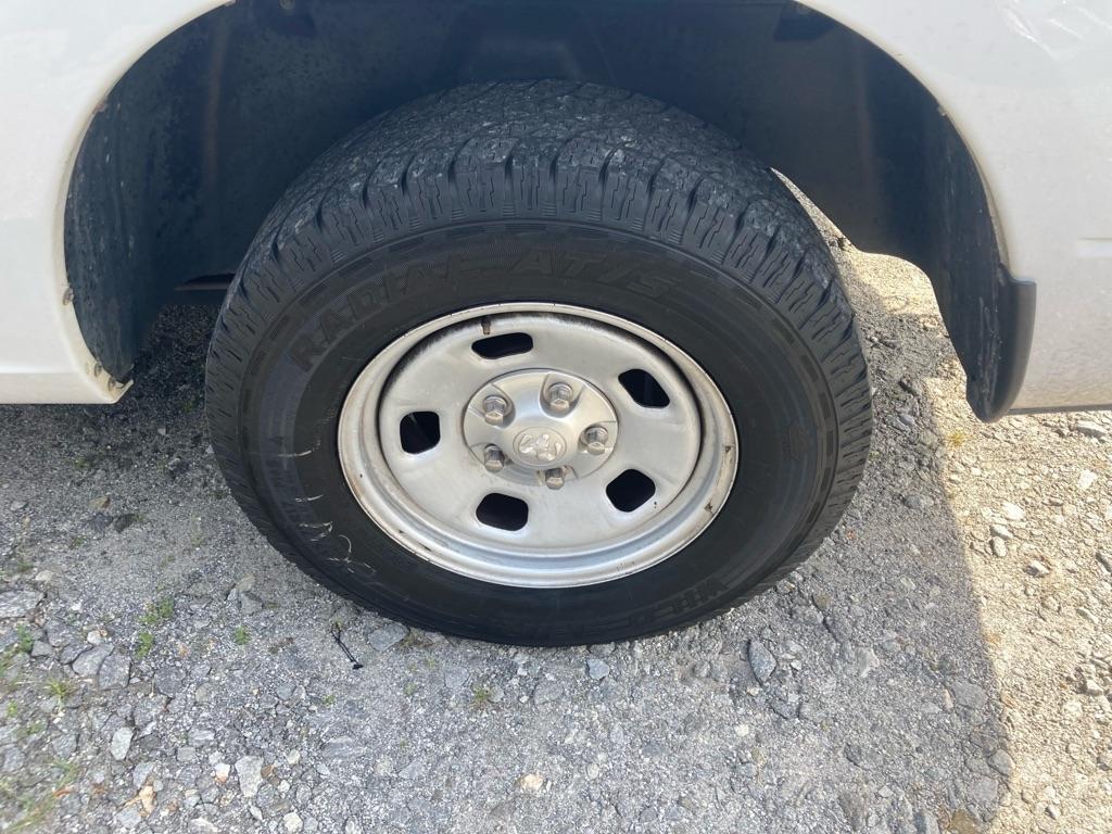 RAM 1500 4WD Quad Cab 140.5" Tradesman 2014