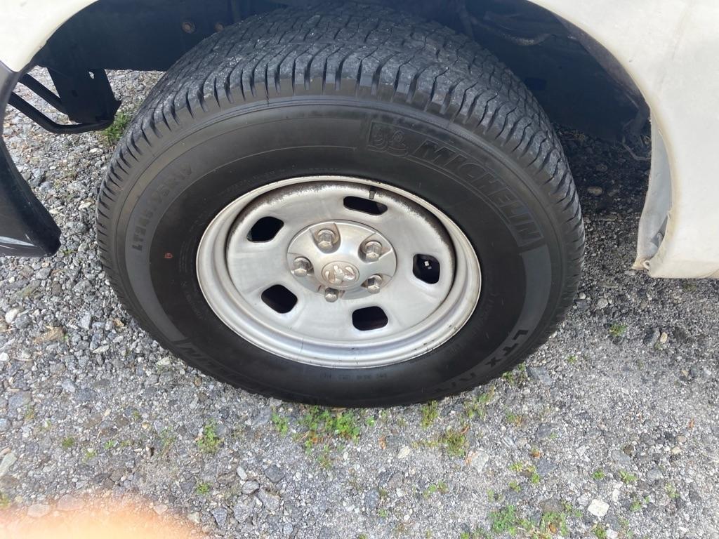 RAM 1500 4WD Quad Cab 140.5" Tradesman 2014