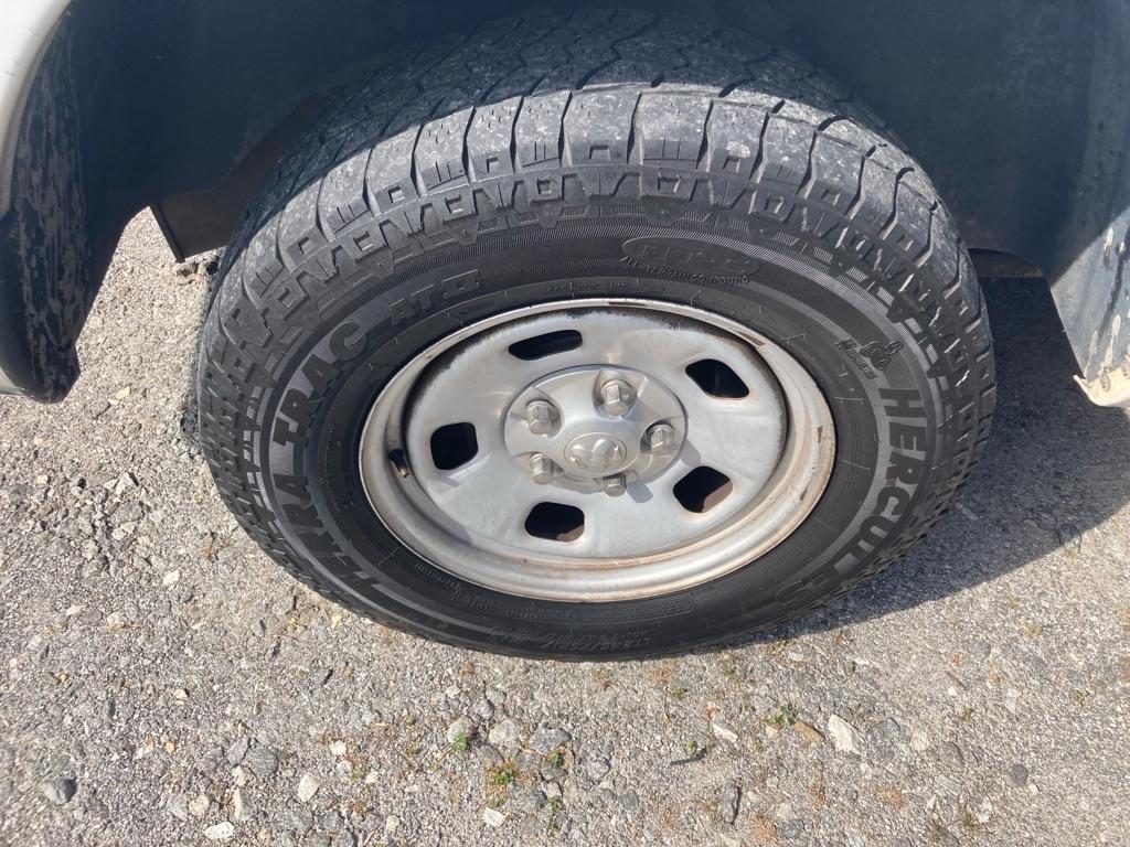 RAM 1500 4WD Quad Cab 140.5" Tradesman 2014