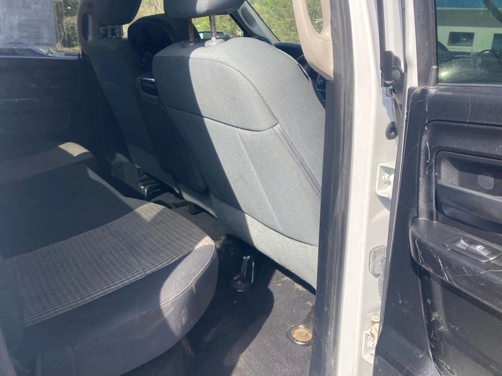 RAM 1500 4WD Quad Cab 140.5" Tradesman 2014