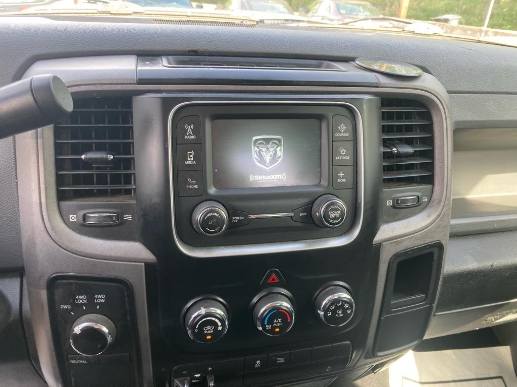 RAM 1500 4WD Quad Cab 140.5" Tradesman 2014