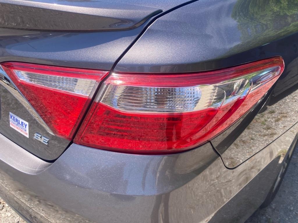 Toyota Camry XLE Auto (Natl) 2017