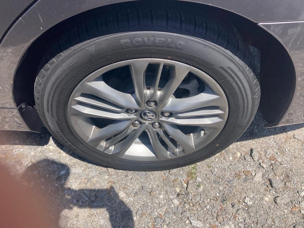 Toyota Camry XLE Auto (Natl) 2017