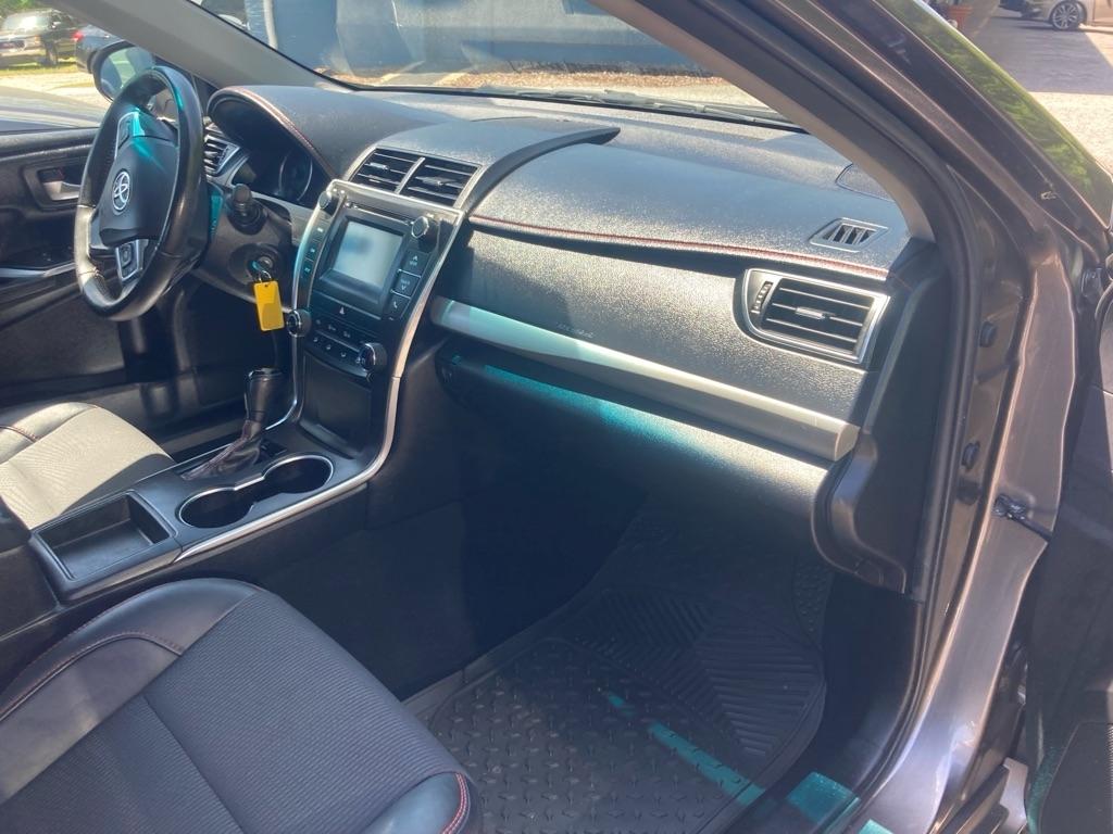 Toyota Camry XLE Auto (Natl) 2017