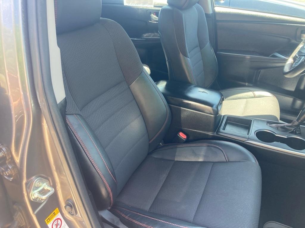 Toyota Camry XLE Auto (Natl) 2017