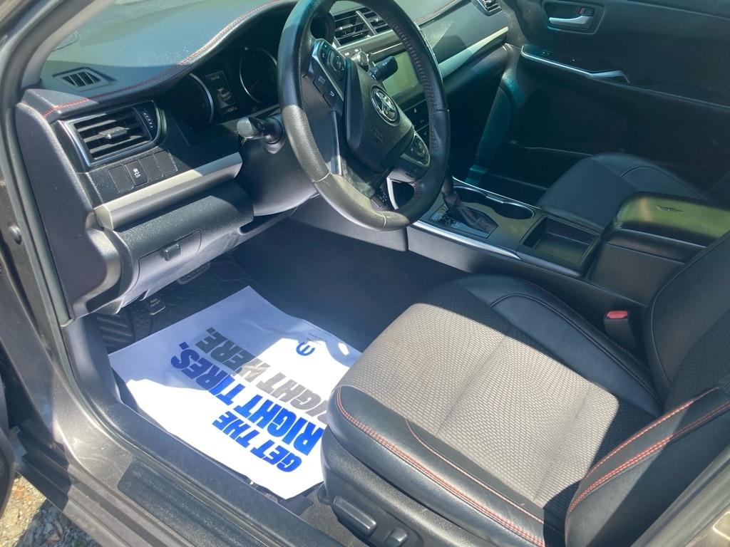 Toyota Camry XLE Auto (Natl) 2017