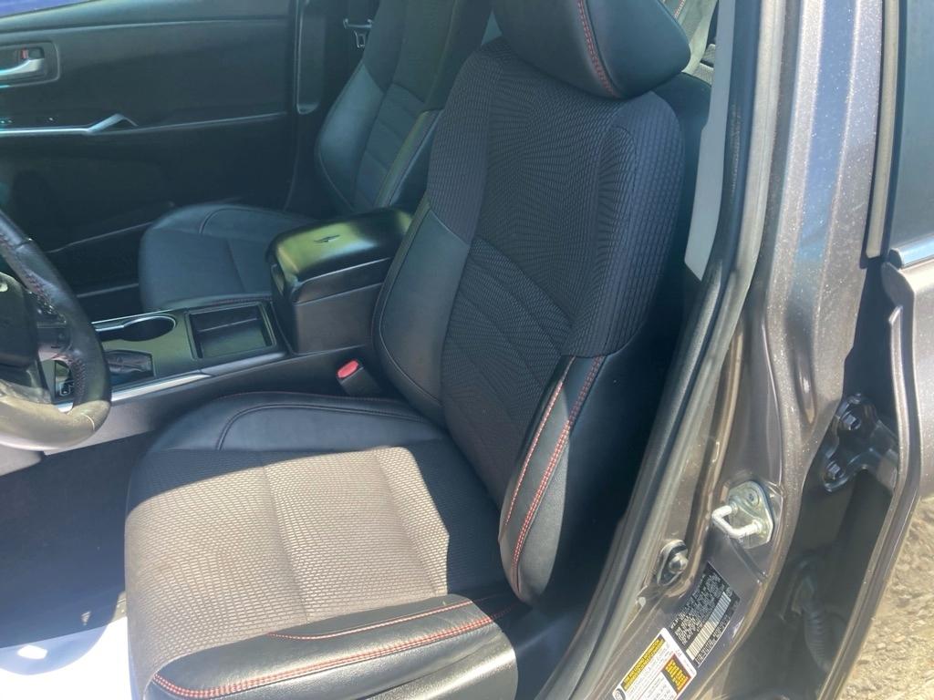 Toyota Camry XLE Auto (Natl) 2017