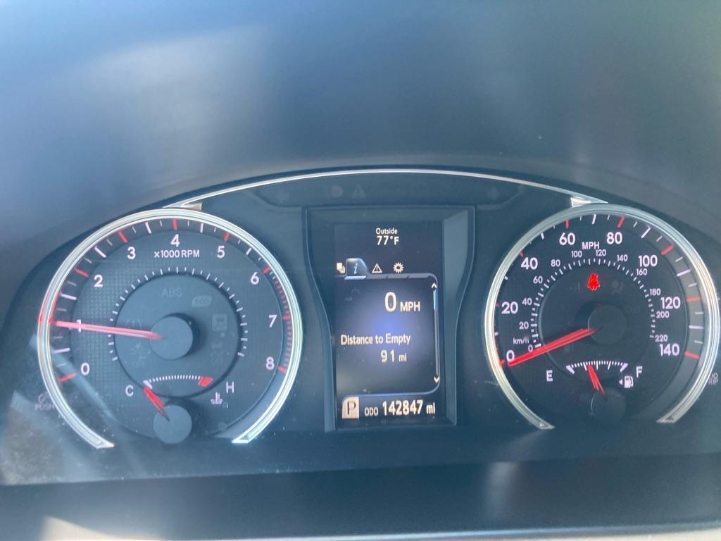 Toyota Camry XLE Auto (Natl) 2017