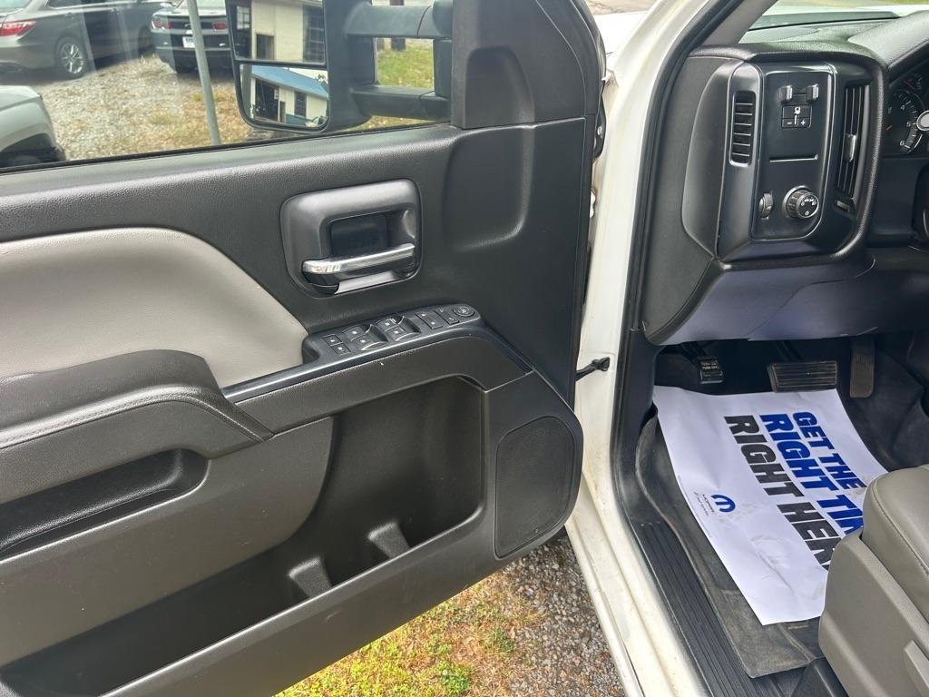 Chevrolet Silverado 2500HD Built After Aug 14 4WD Crew Cab 153.7" Work Truck 2015