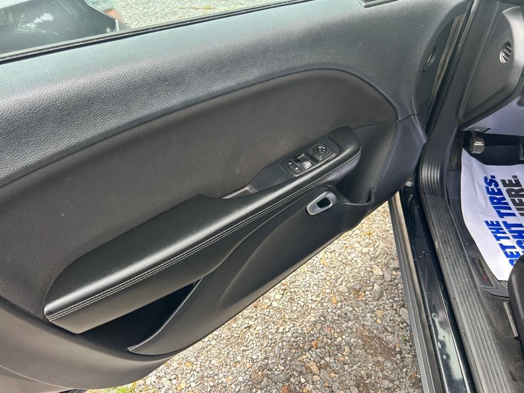 Dodge Challenger 2dr Cpe SXT 2015