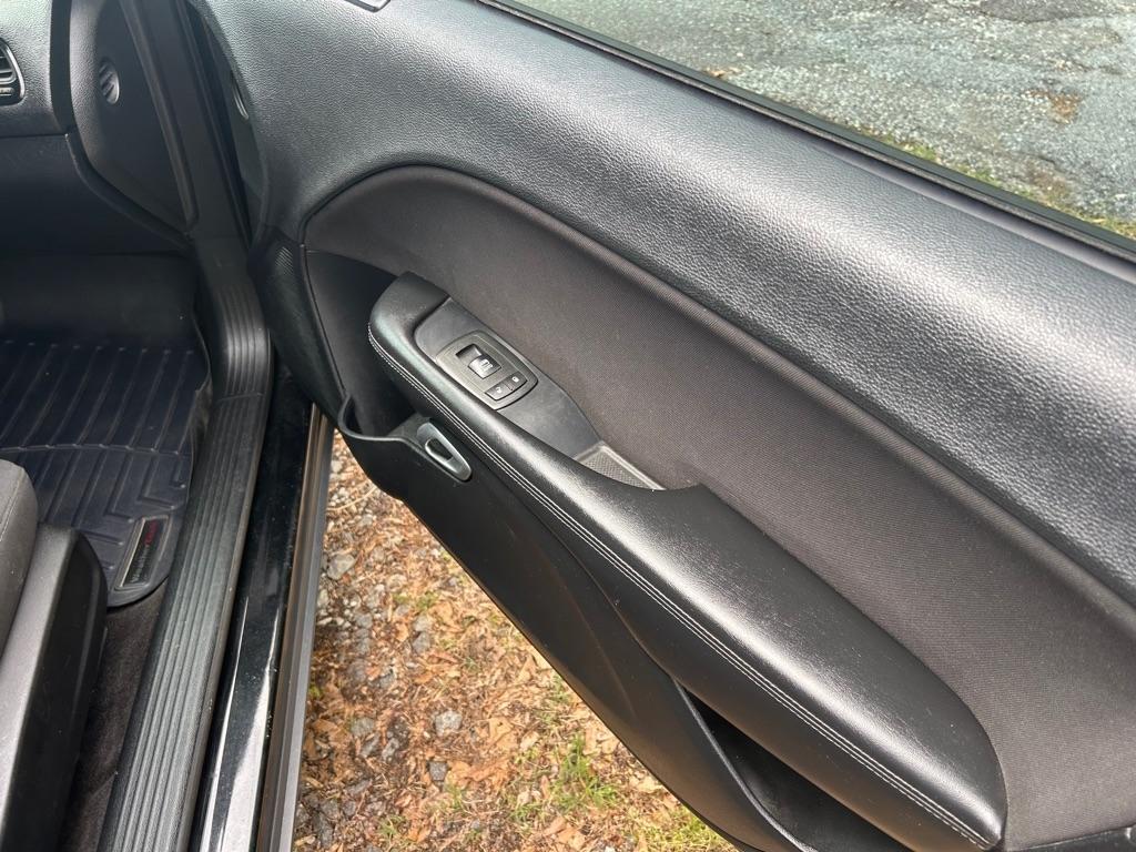 Dodge Challenger 2dr Cpe SXT 2015