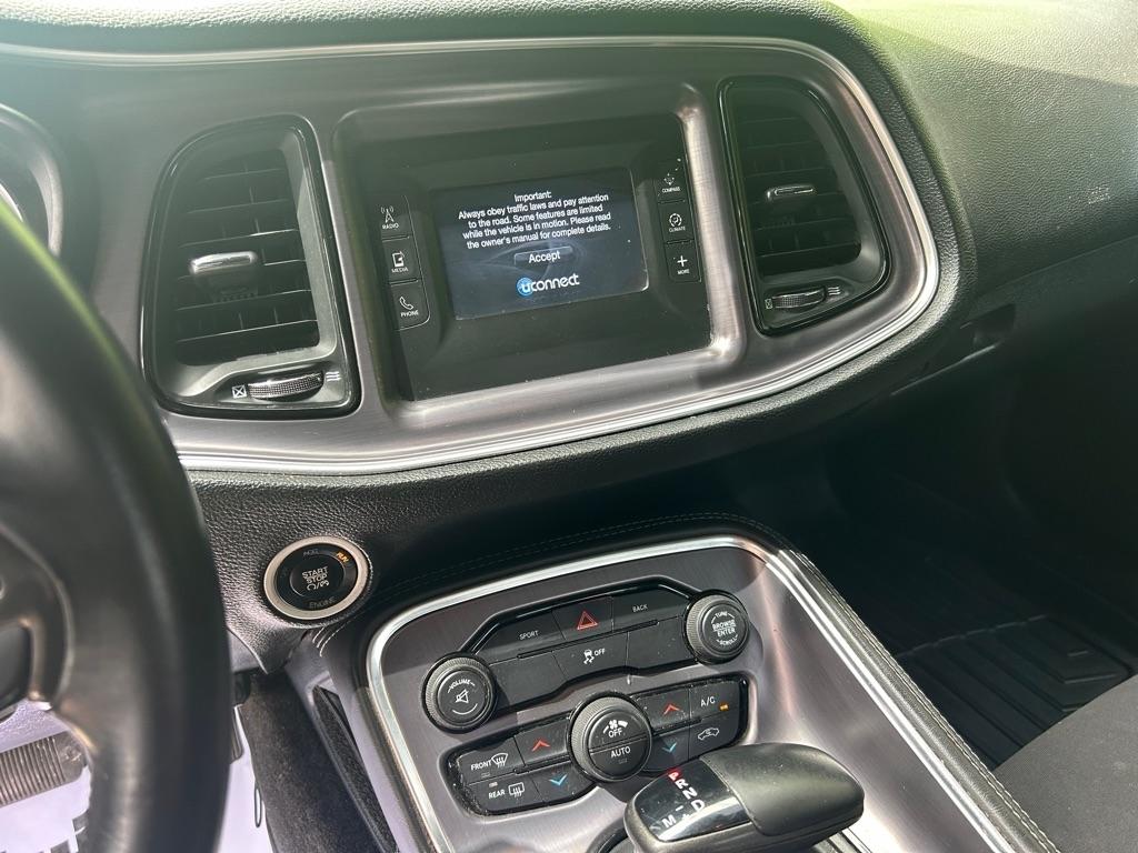 Dodge Challenger 2dr Cpe SXT 2015