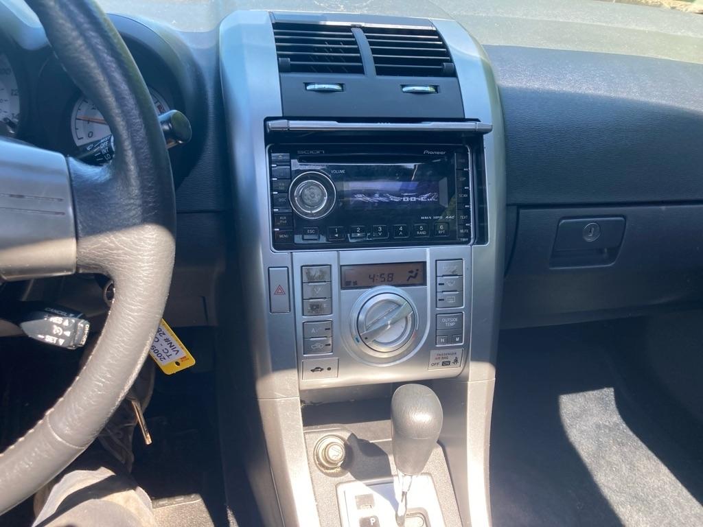 Scion tC 2dr HB Man (Natl) 2009