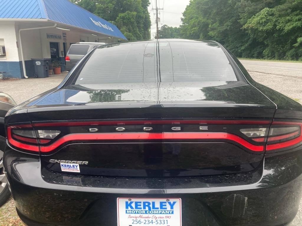 Dodge Charger 4dr Sdn SE RWD 2016