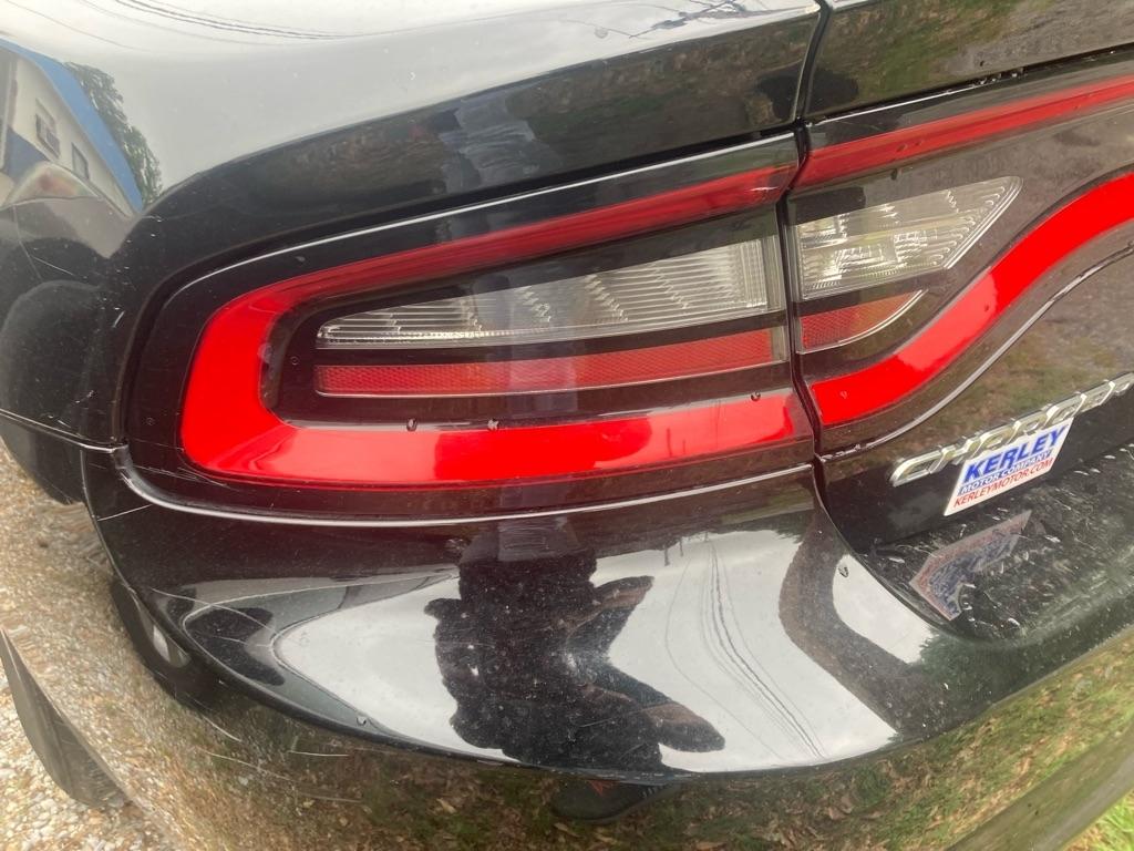 Dodge Charger 4dr Sdn SE RWD 2016