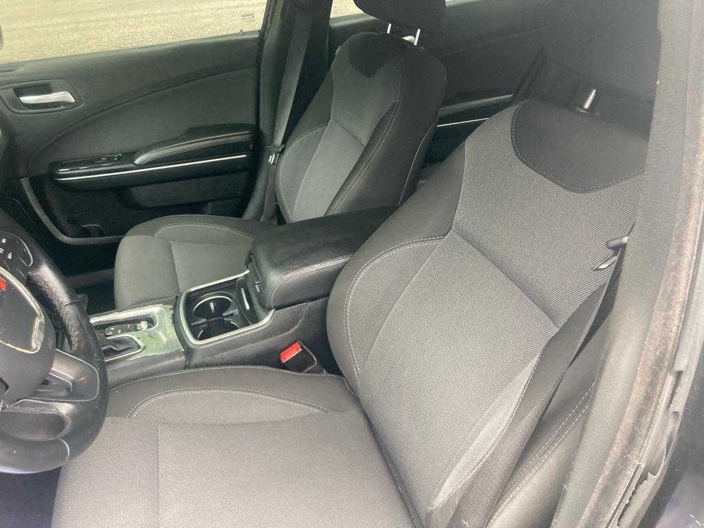 Dodge Charger 4dr Sdn SE RWD 2016