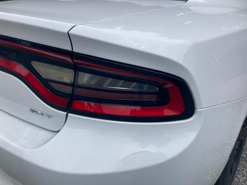 Dodge Charger 4dr Sdn SXT RWD 2016