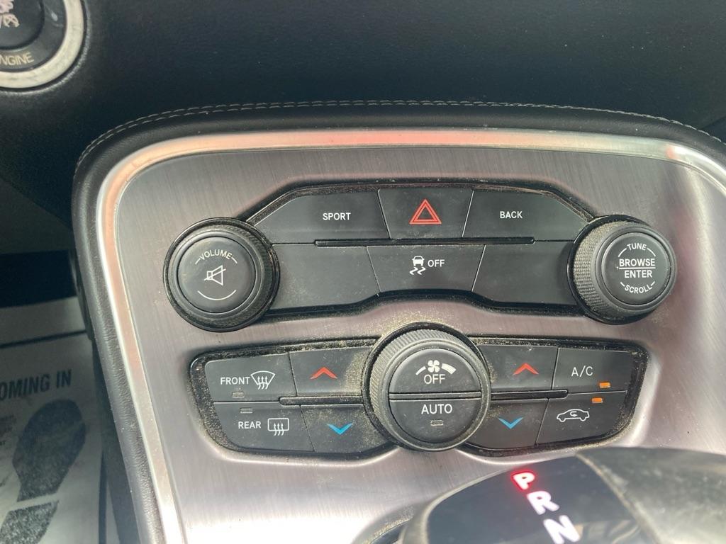 Dodge Challenger 2dr Cpe SXT 2015