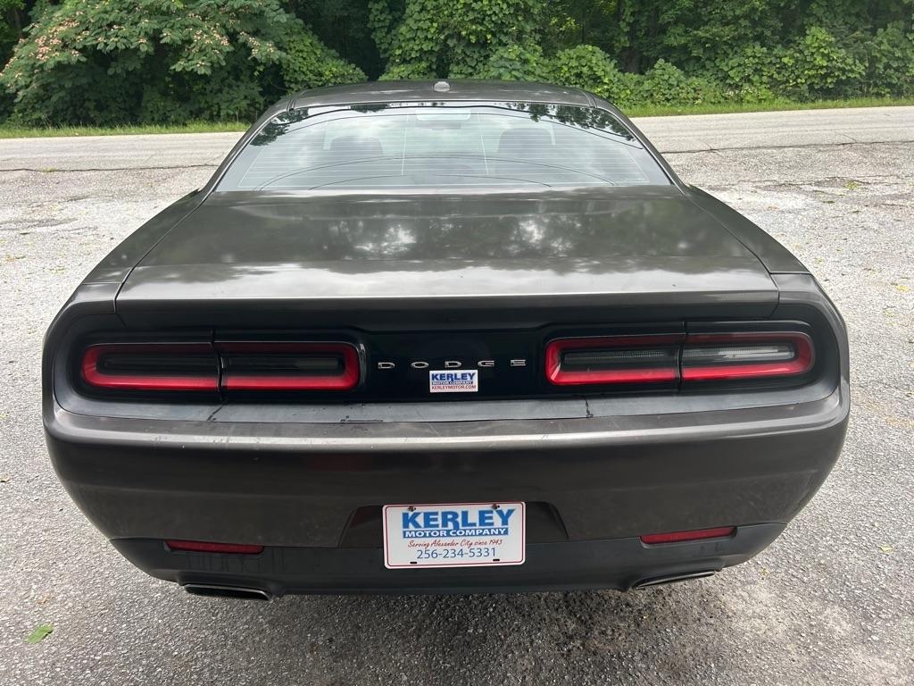 Dodge Challenger 2dr Cpe SXT 2015