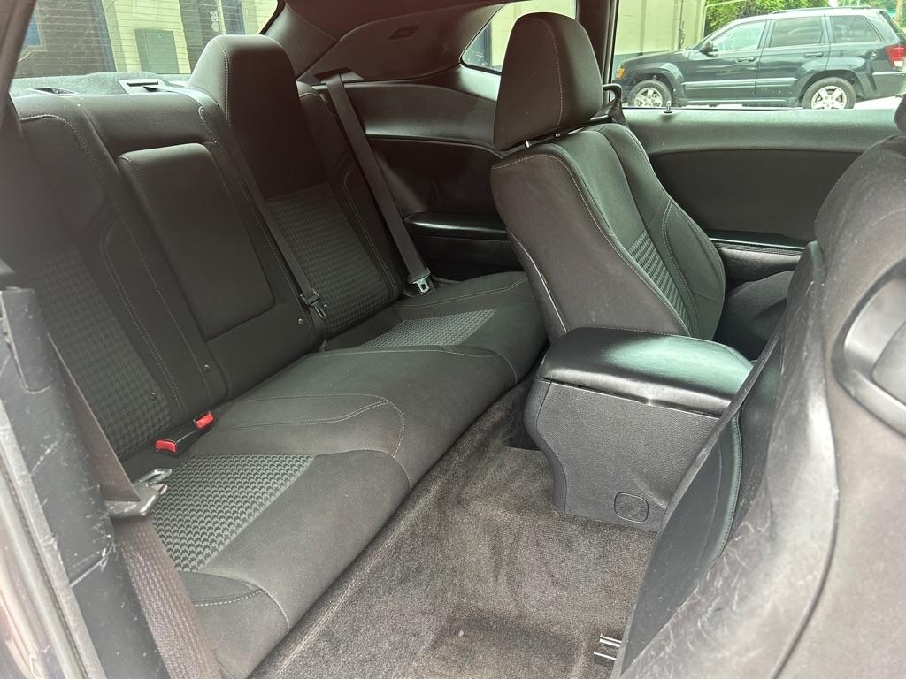 Dodge Challenger 2dr Cpe SXT 2015