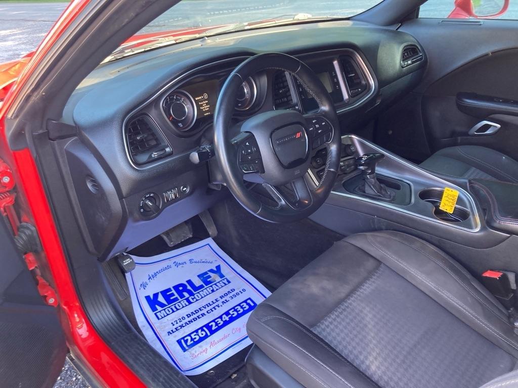Dodge Challenger 2dr Cpe SXT 2015