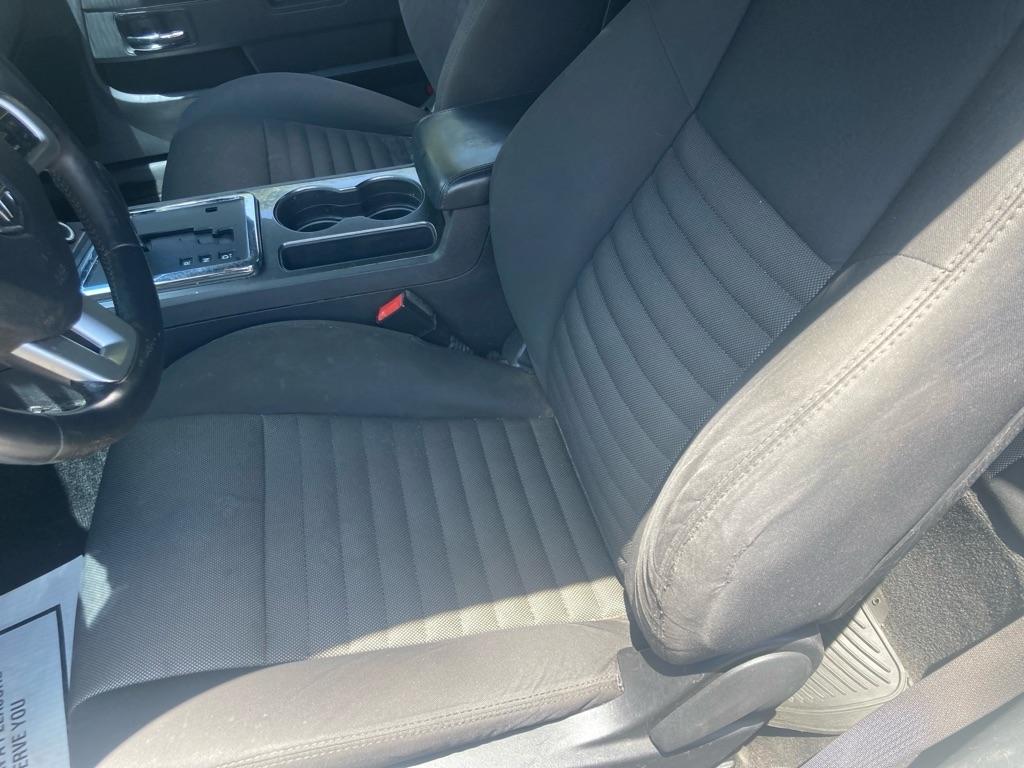 Dodge Challenger 2dr Cpe SXT 2013