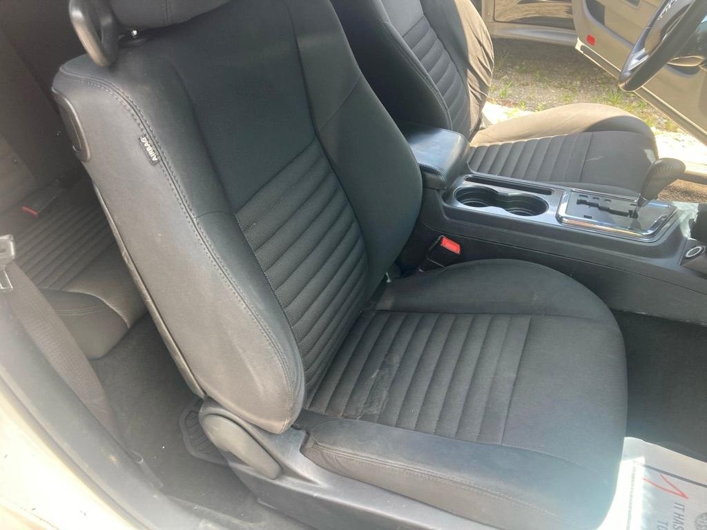 Dodge Challenger 2dr Cpe SXT 2013