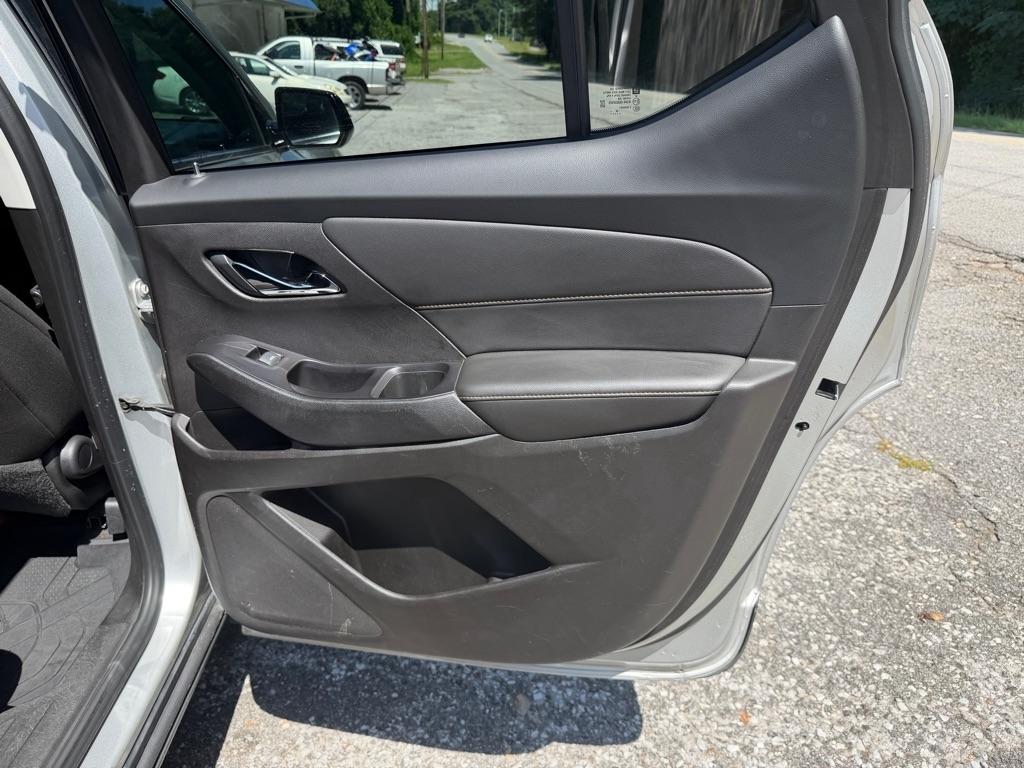 Chevrolet Traverse FWD 4dr LS w/1LS 2020