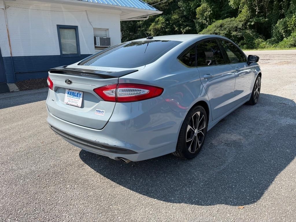 Ford Fusion 4dr Sdn S FWD 2016