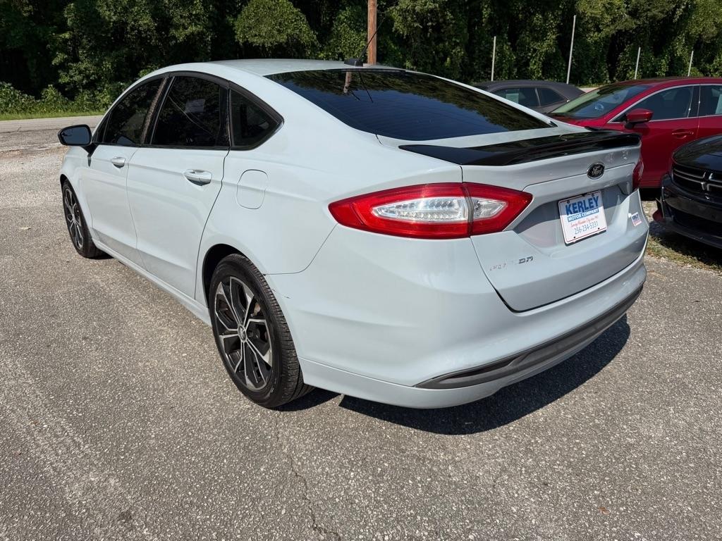 Ford Fusion 4dr Sdn S FWD 2016