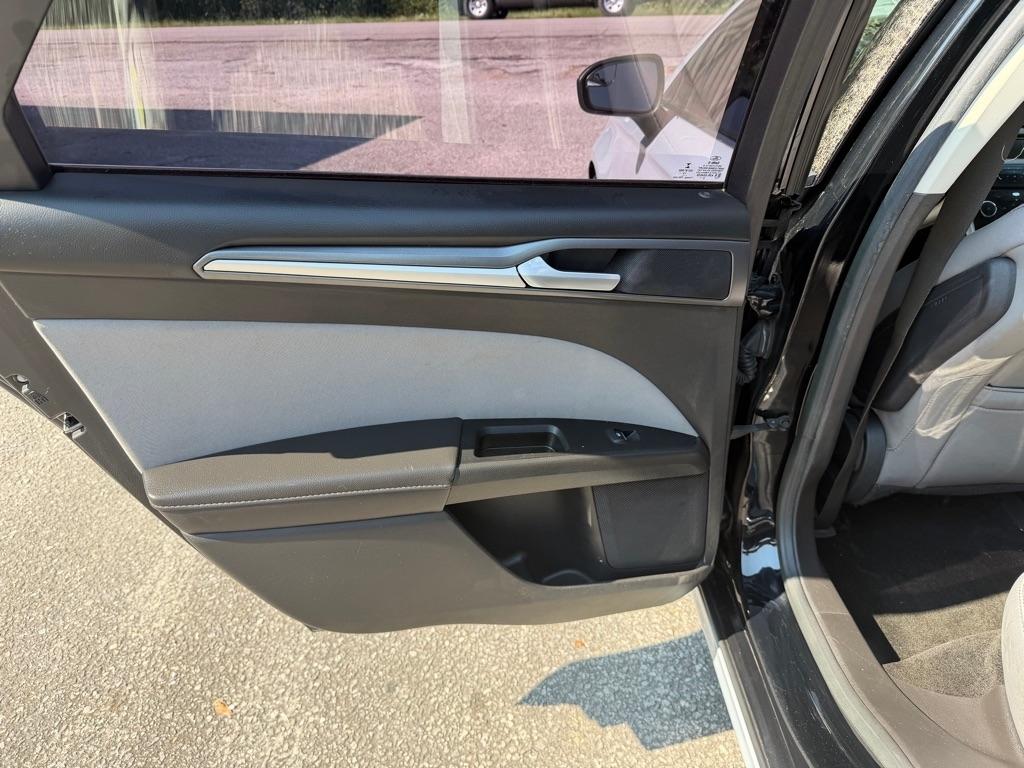 Ford Fusion 4dr Sdn S FWD 2016