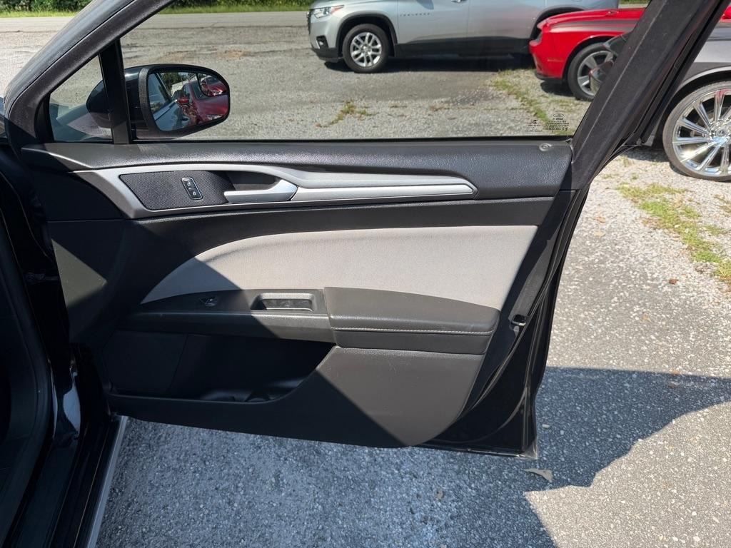 Ford Fusion 4dr Sdn S FWD 2016