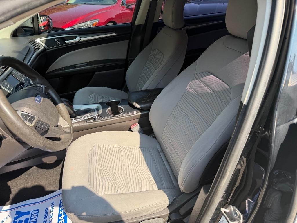 Ford Fusion 4dr Sdn S FWD 2016