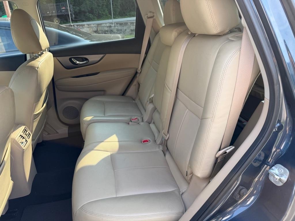 Nissan Rogue FWD 4dr SV 2016