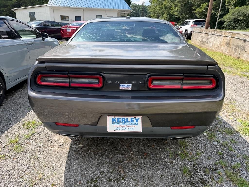 Dodge Challenger 2dr Cpe SXT 2015