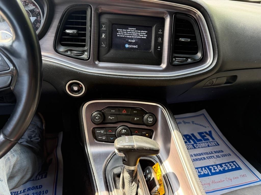 Dodge Challenger 2dr Cpe SXT 2015