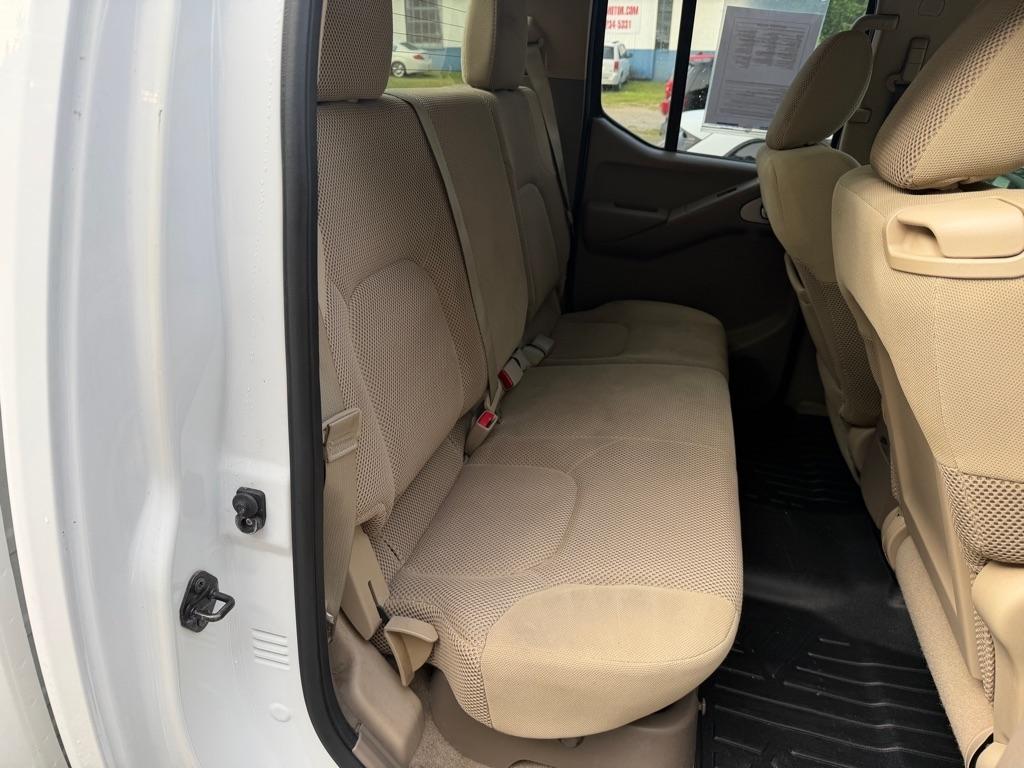 Nissan Frontier 4WD Crew Cab SWB Auto SV 2012